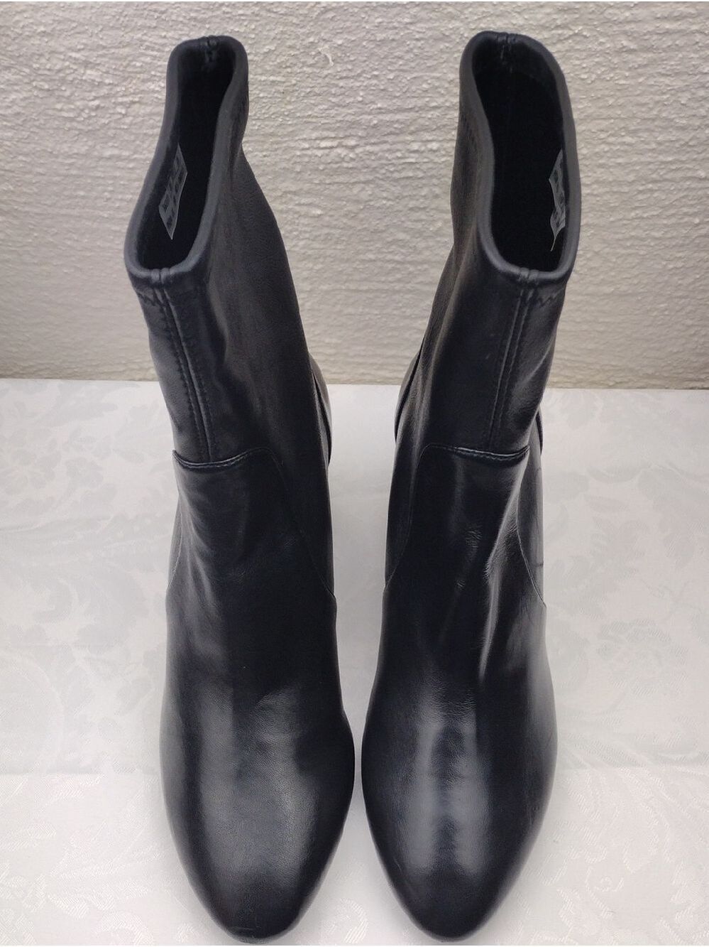 Stuart Weitzman Yuliana Black Leather Panel Upper Almond Toe Heeled Ankle Boot - Picture 3 of 15